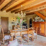 Дом отдыха Dans Le Perigord *